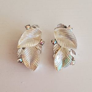 VTG Leaf Clip-on Earrings